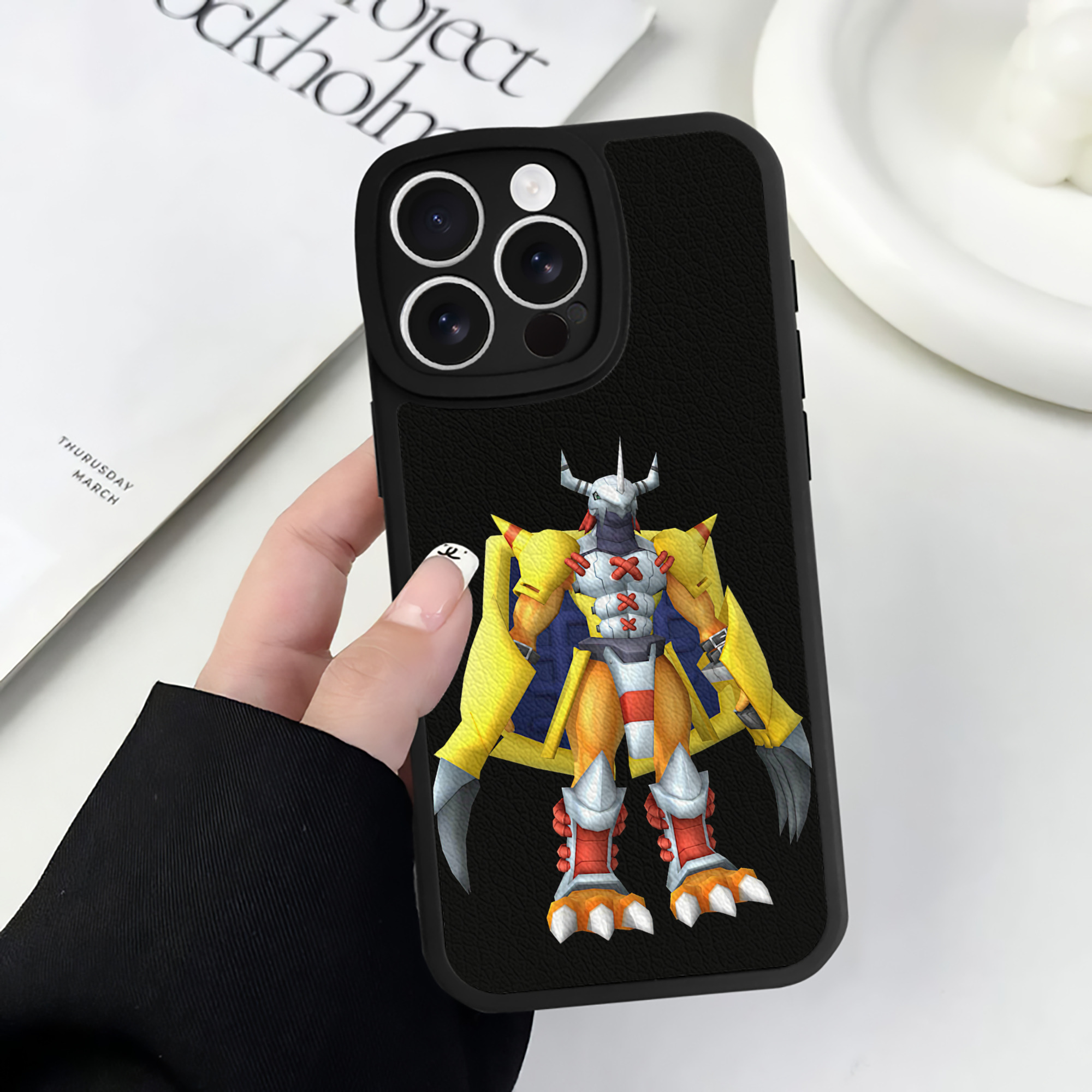（画像用） Digimon デジタルモンスター/デジモン 【iPhone 16シリーズ対応】シリコンスマホケース（レザー調） 材質：シリコン